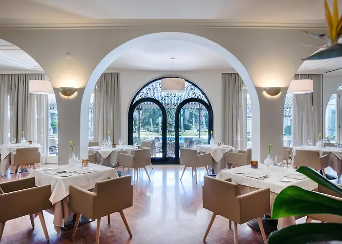 パークホテル デルタ ウェルビーング 4*